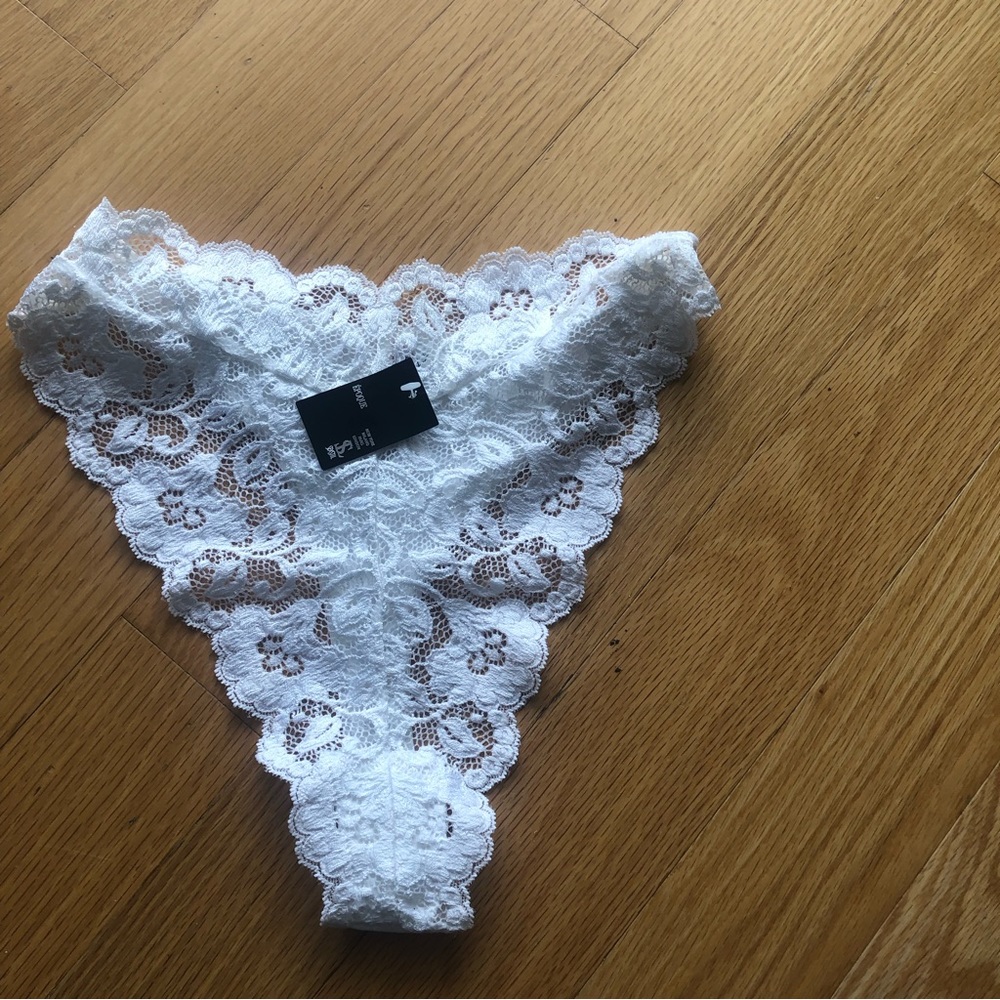 Lace thong